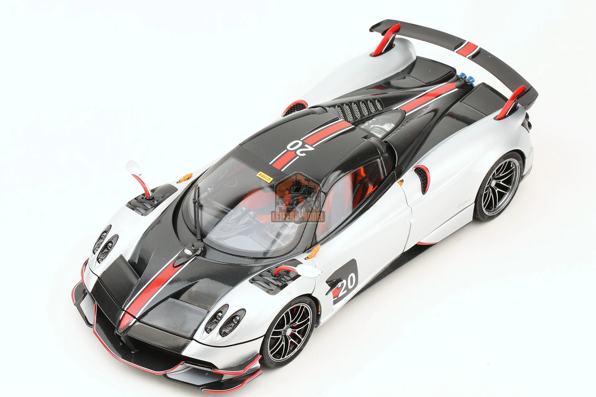 

Diecast Car Model LCD Models Huayra Roadster BC 1:18 (Silver) + SMALL GIFT!!!!!!!