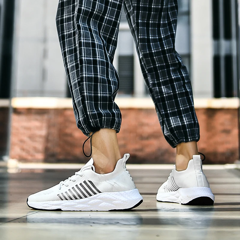 Breathable Men Women Sneakers 2022 New Summer Mesh Men Shoes Lightweight Sport Running Shoes Men Black White Sneakers Size 36-45