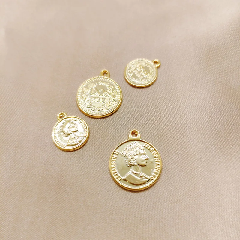10PCS 18K Gold Plated Queen Head Pendant Charm Accessories DIY Material