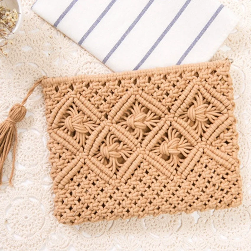 

New style simple fringed hand holding straw bag College style vintage hand woven bag summer travel beach bag
