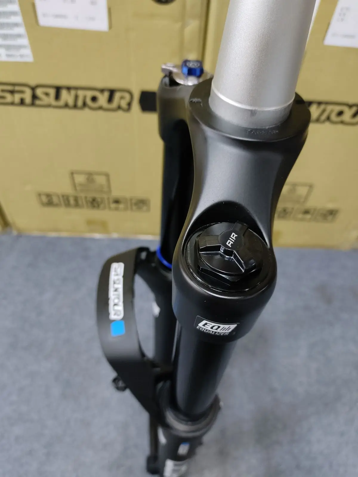 SR SUNTOUR AION36 воздушная вилка для велосипеда 27 5/29 дюймов распорка 36 мм сквозная ось
