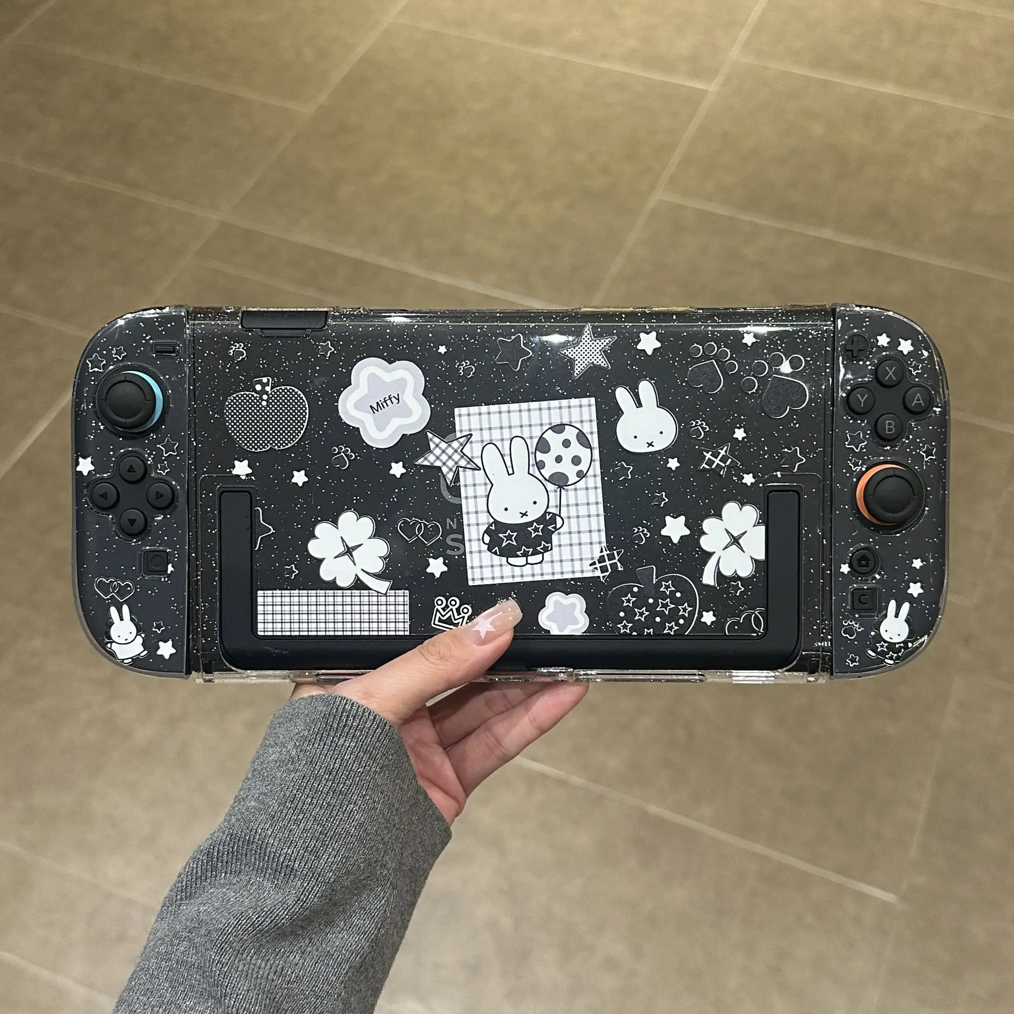 Фото Защитный чехол Glitter Miffy Split для Switch 2 OLED NS, жесткий корпус, мягкая накладка на Joy-Con, милый аксессуар для игровой консоли, мультяшный дизайн, 2026 №3