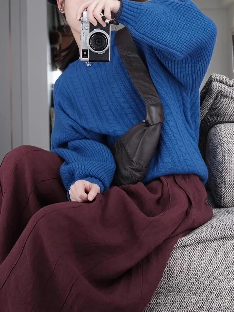 European Goods Heavy 2024 Autumn New Blue Twist Knit Women clothes High-Grade Sense Wear Beautiful Top Fashion