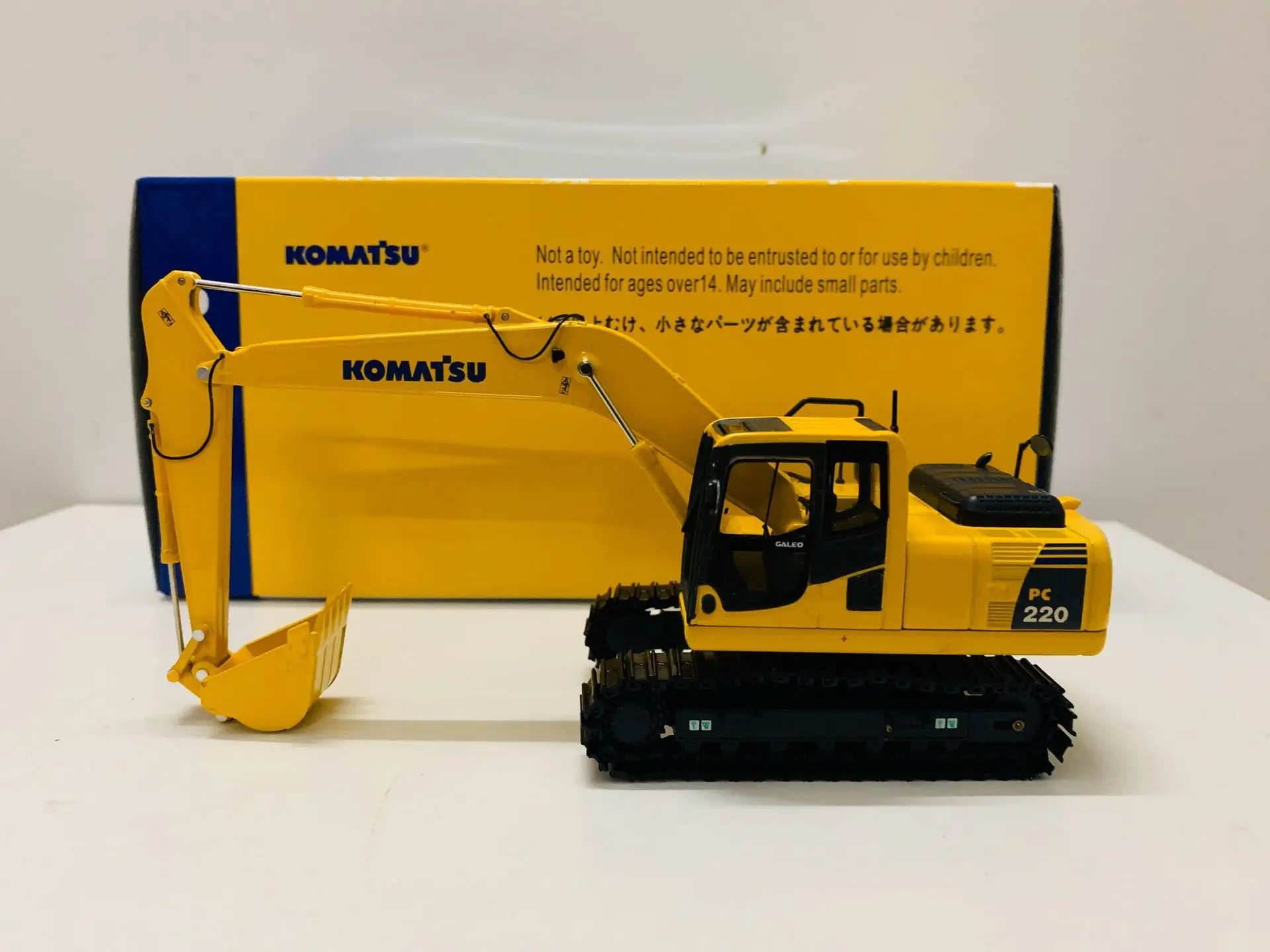 Komatsu PC220 экскаватор металлические гусеницы масштаб 1/50 литая модель новая в