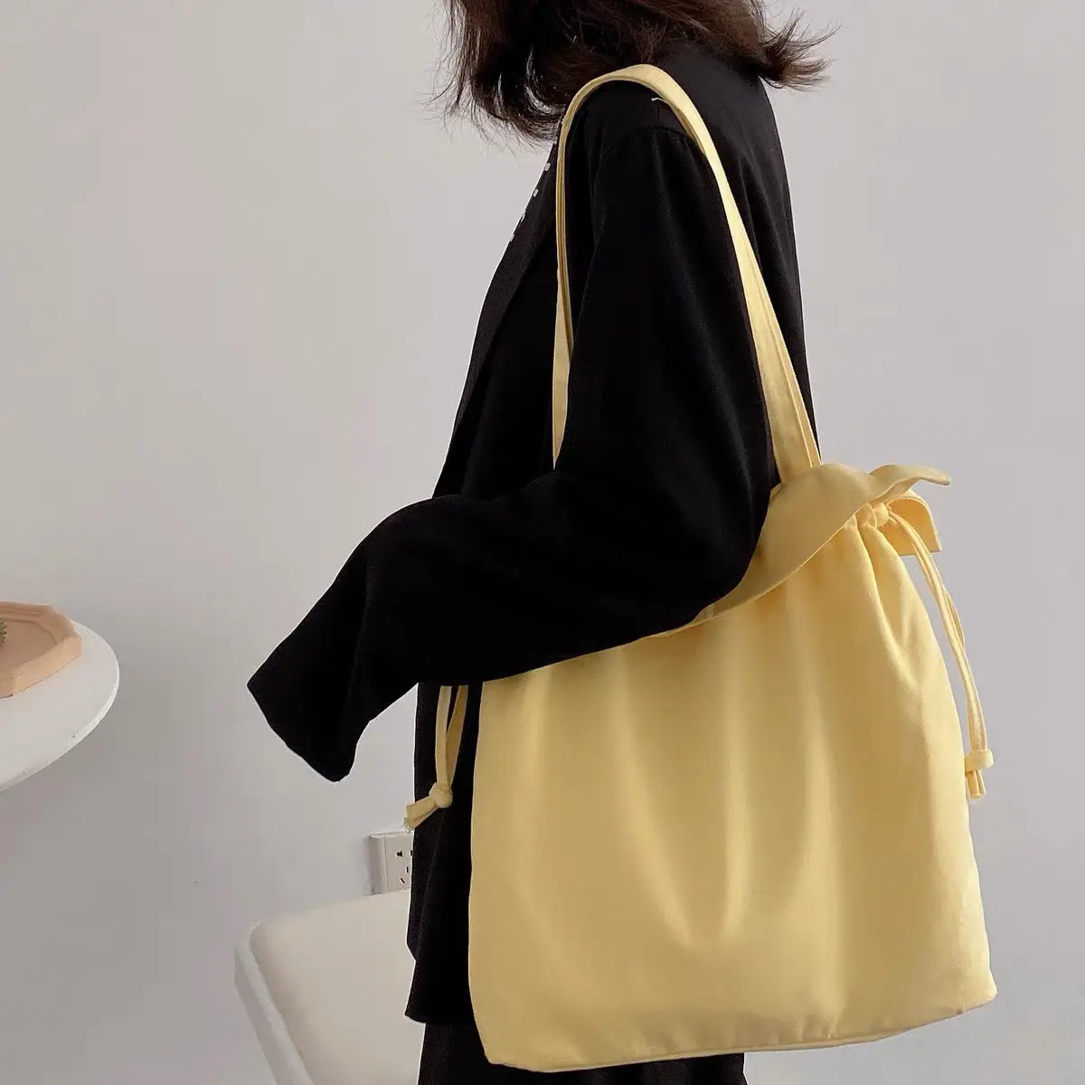 

2022 New Handbags Cream Yellow Shoulder Bag Ruffled Bucket Bag Drawstring Design Tote Bag Cute Solid Color Simple Tote Bag
