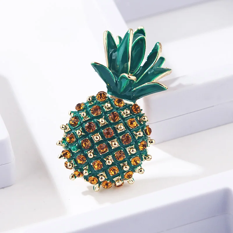 

Vintage Simple Design Crystal Pineapple Brooches For Women Elegant Fruit Clothing Coat Brooch Jewelry Lady Corsage Badges Gift