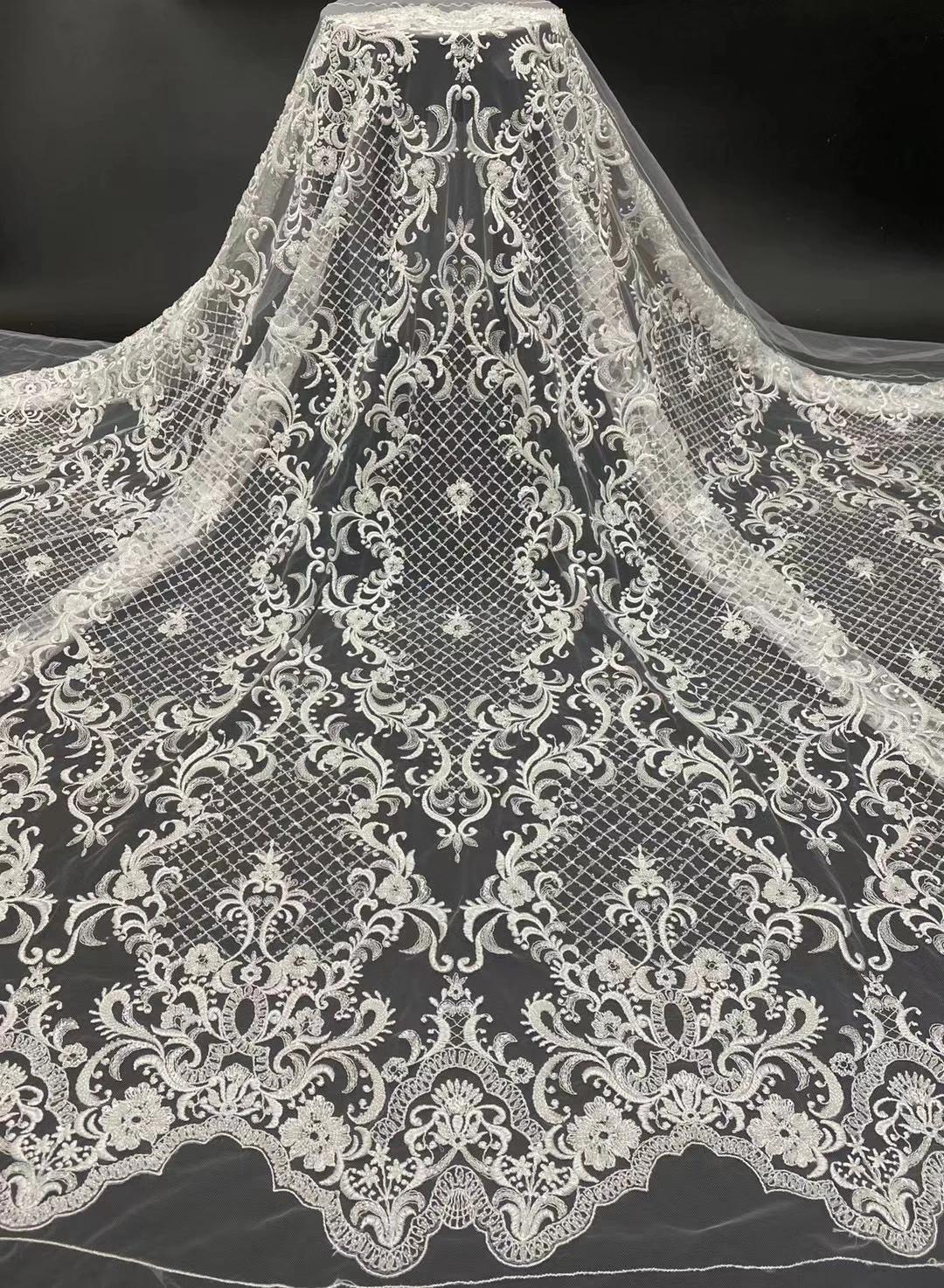 

Africa imported new high-end fashion temperament three-dimensional heavy industry lace hollowed out gauze evening dress fabric