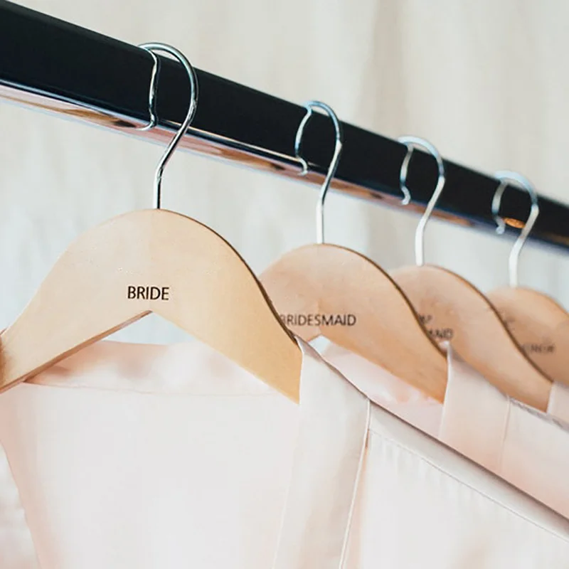 

Bride veil Bridesmaid Dress robe groom to be groomsman Suit Hangers Wedding Bridal shower Bachelorette hen Party decoration gift