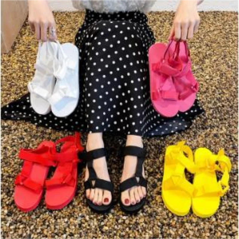 2023 New Women Summer Soft Slip Sandals Woman Buckle Strap Foam Sole Durable Sandals Ladies Outdoor Casual Beach Shoes