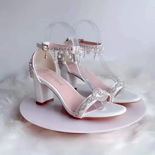 

Женские босоножки с бахромой, бежевые босоножки большого размера с открытым носком и ремешком с пряжкой на каблуке, черные туфли с бахромой, лето 2023