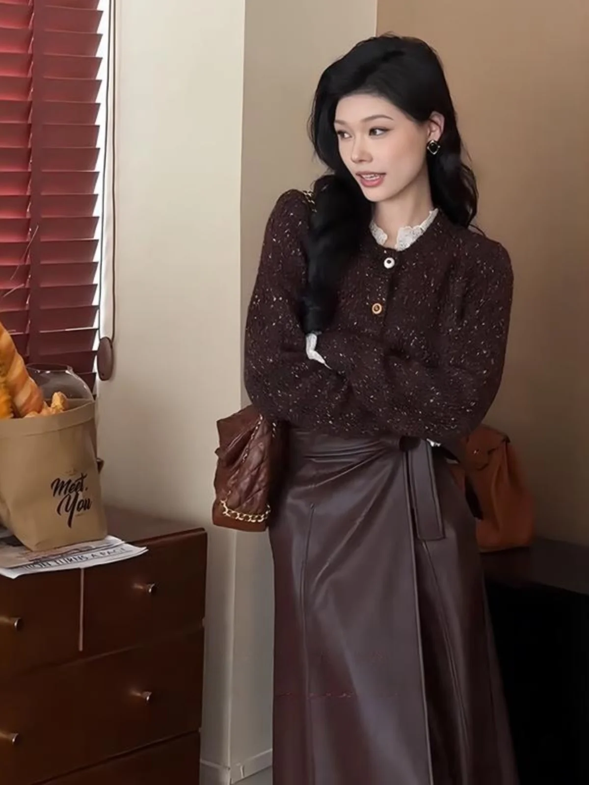 French sle Retro High-Grade Sense Arabesquitic Fabric Knit sweater Cardigan Women Autumn New Design Slimming Versatil...