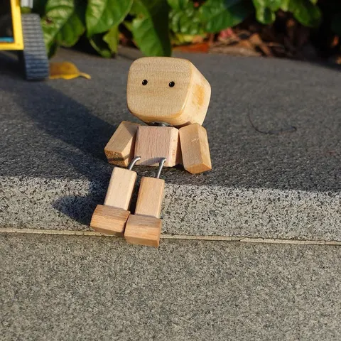 Встряхивающая деревянная фигурка человека, милые деревянные украшения для интерьера автомобиля, забавная фигурка, деревянный декор для рабочего стола, украшение для приборной панели автомобиля, подарки
