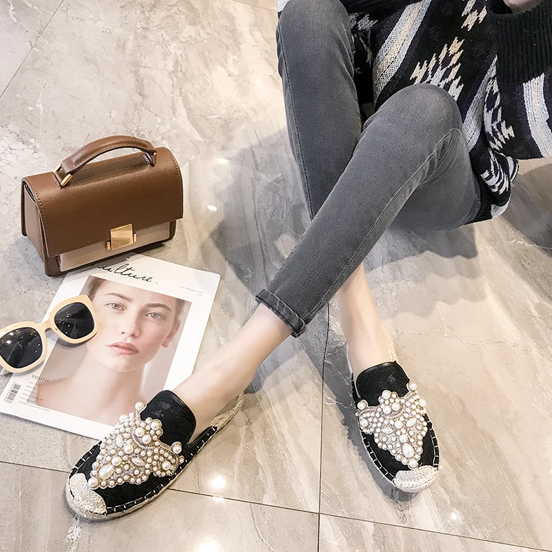 Туфли женские летние на низком каблуке однотонные шлепанцы с искусственным