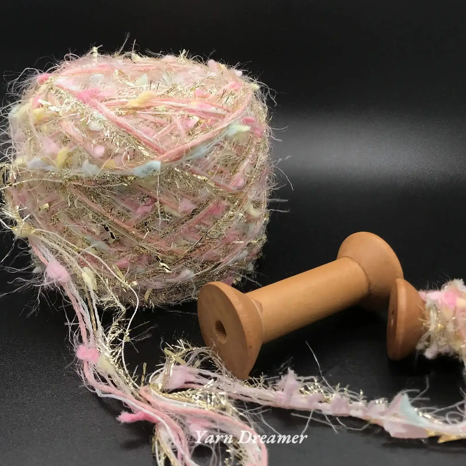 100г толстая пряжа с пайетками Золотая для вязания крючком нитки руками