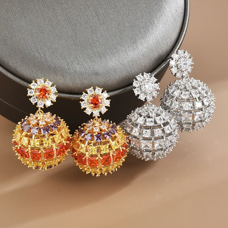 

Женские серьги-гвоздики с цирконом, из серебра 925 пробы