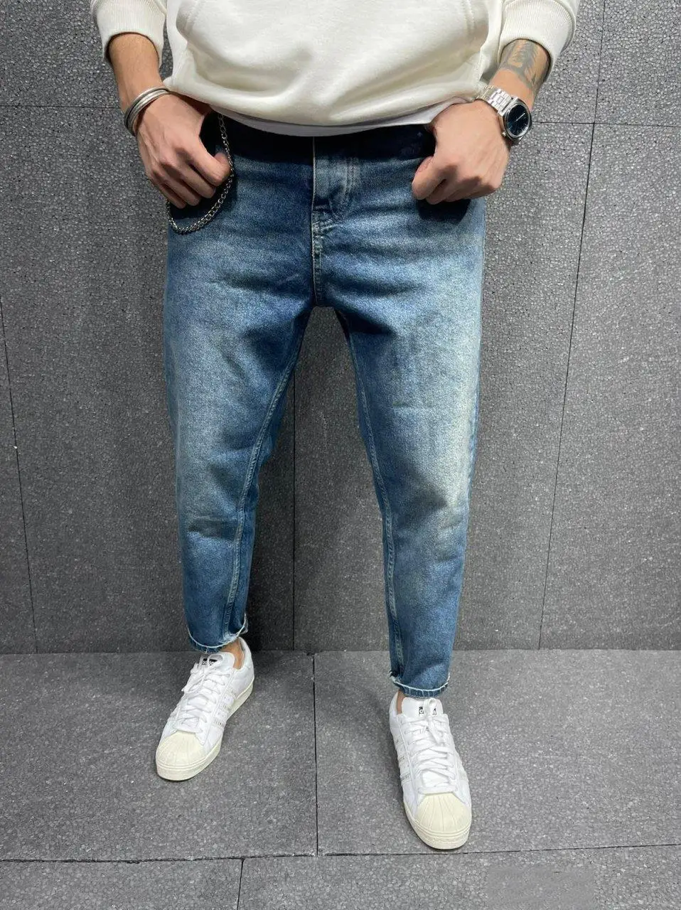 

Мужские джинсы-бойфренды премиум-класса с синим порошком