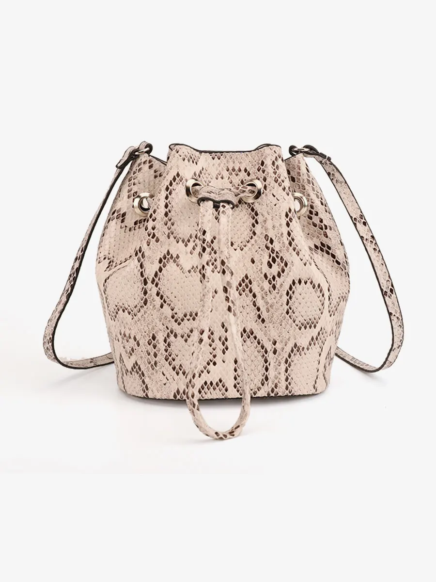 

woman handbag Fashion trend home or travel wearable handbags super capacity