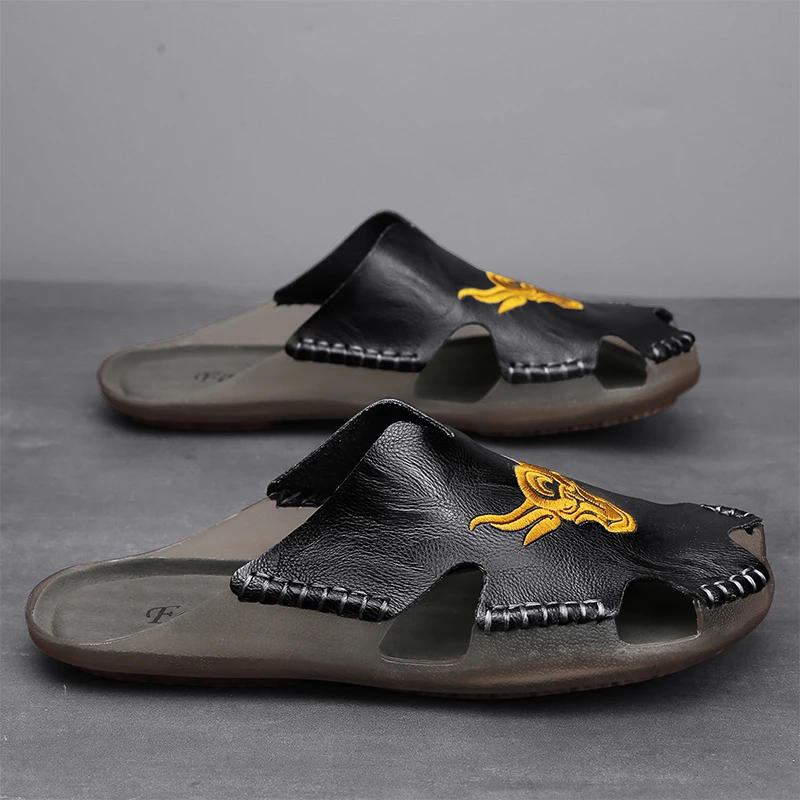 

CYYTL Men Slippers Casual Fashion Light Summer Outdoor Non-Slip Male Shoes Platform Leather Walking Flat Beach Sandals Plus Size