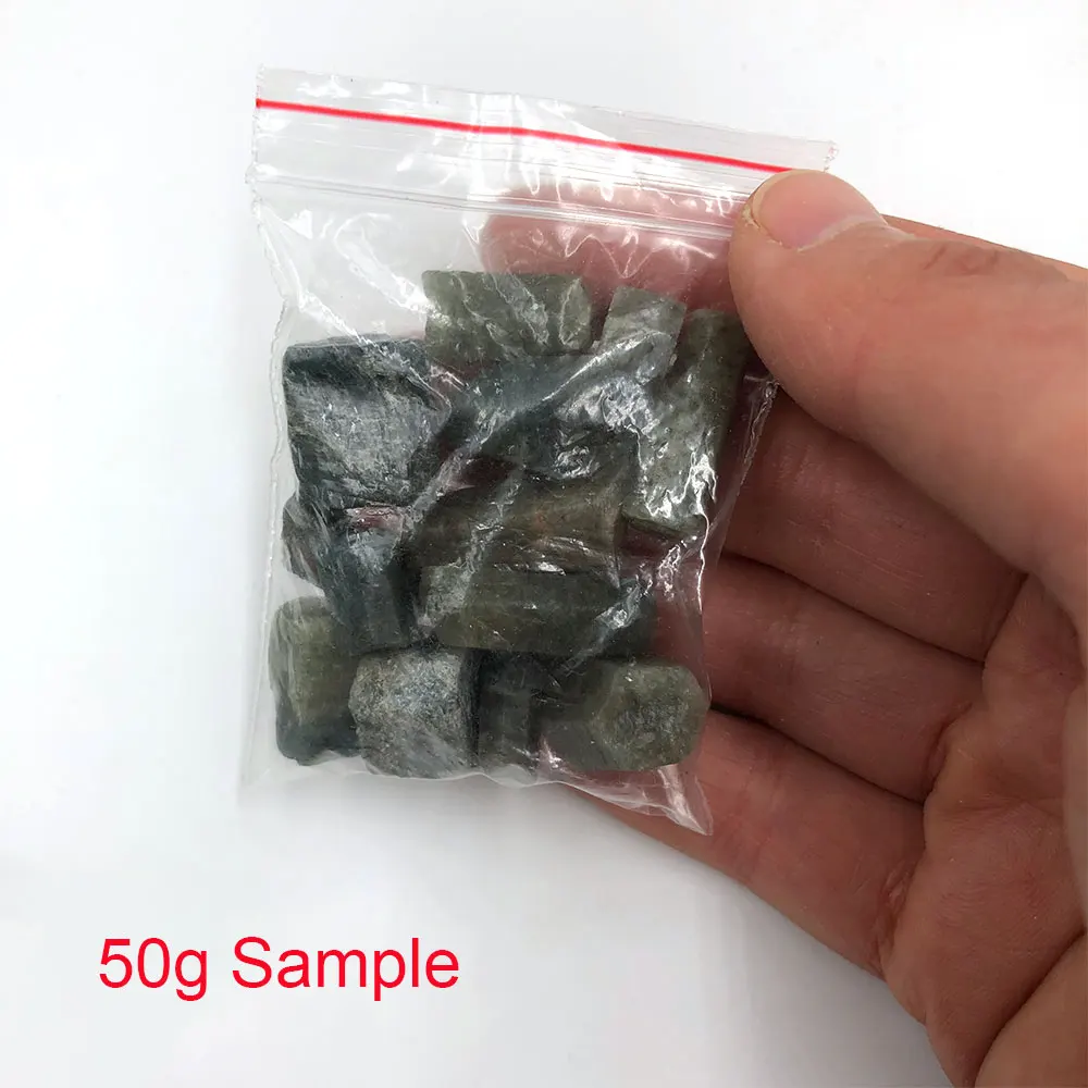 

Натуральный зеленый корунд 50г