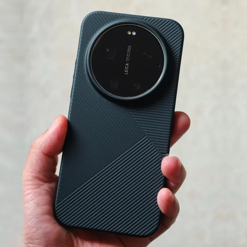 Фото Чехол для Xiaomi 17 Ultra, роскошный, с геометрическим рельефным узором, из твила, с защитой от отпечатков пальцев, ударопрочный, с бампером, для Xiaomi 17 Ultra Funda №1
