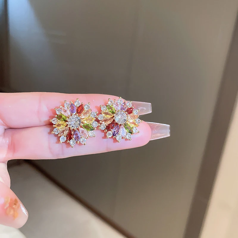 

DREJEW Stylish Sparkling Zircon Snowflake Stude Earrings Colorful Flower Piercing Women's Earrings Wedding Jewelry Accessories