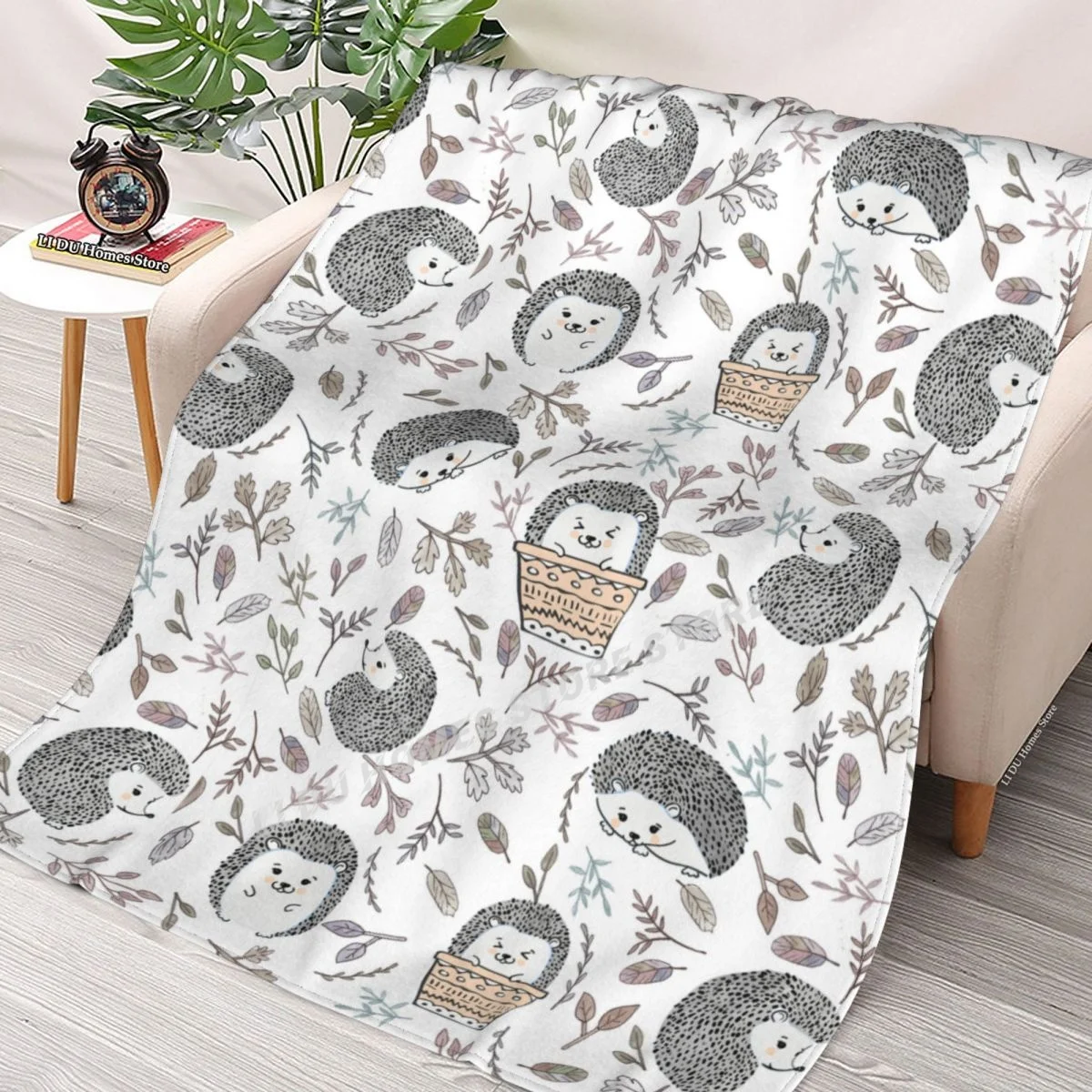 

Cartoon Leaf Hedgehog Throw Blanket flannel Collage Blanket Bedding soft Cover Bedspreads Blankets
