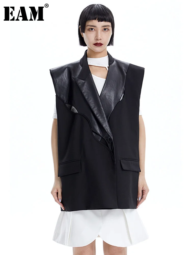 

[EAM] Women Loose Fit Black Cutout Wide Shoulder Big Size Vest New Lapel Sleeveless Fashion Tide Spring Autumn 2022 1DE7745