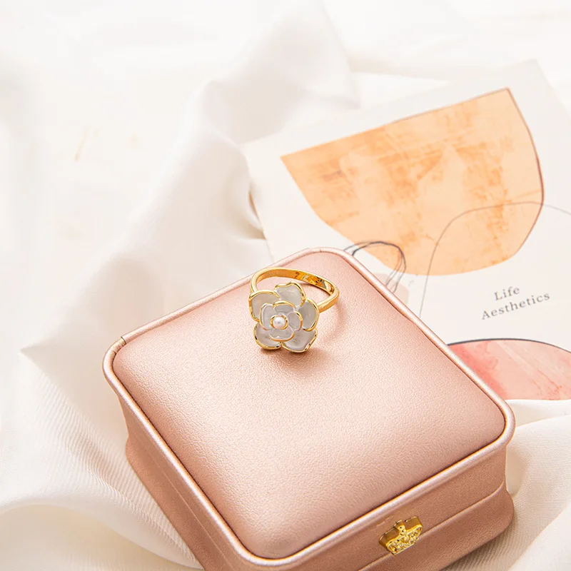 

New 2022 gentle camellia ring for female ins high-grade niche design light luxury small fragrance ring opening retro