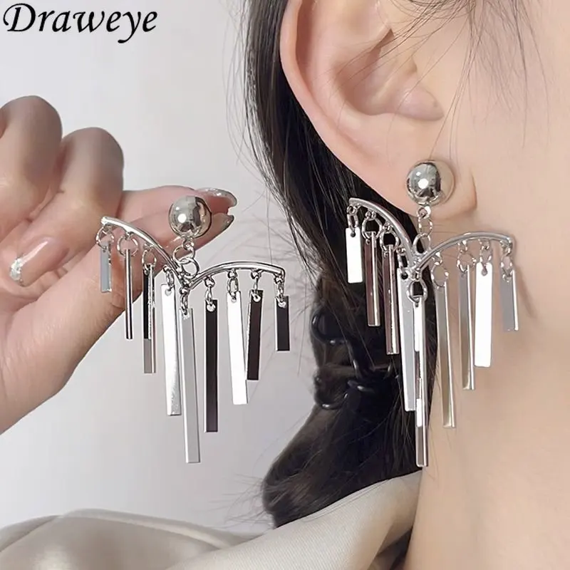 Draweye винтажные металлические серьги для женщин с ажурными кисточками геометрические корейские модные серьги Элегантные ювелирные изделия