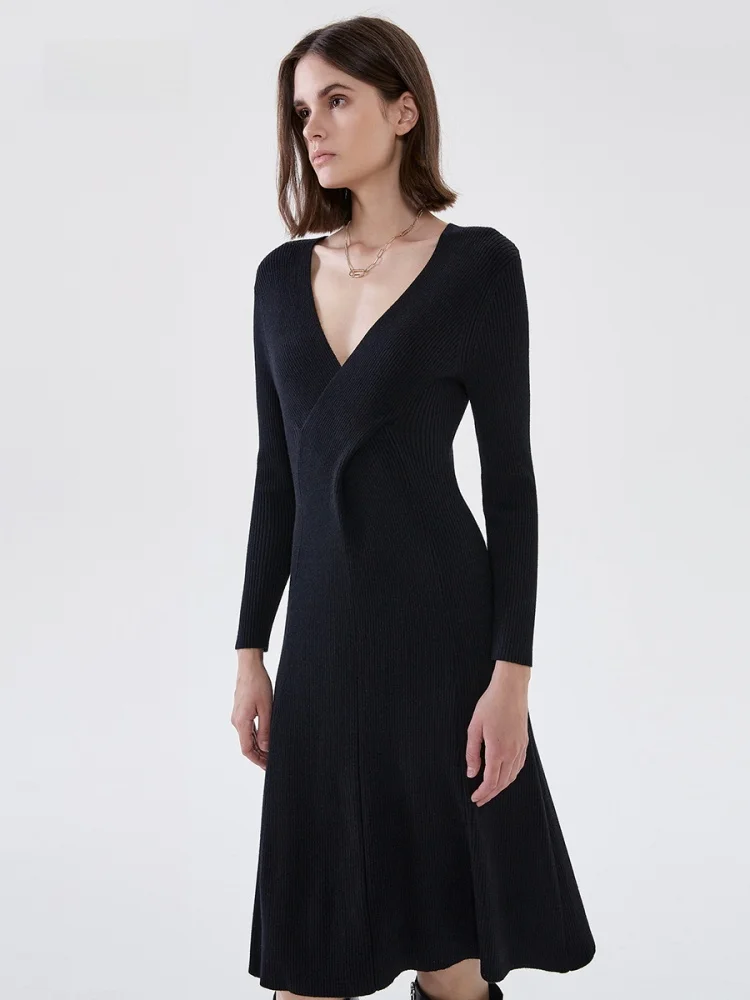 [Светкая шерсть] Laurel Rourui осеннее и зимнее облегающее платье с v-образным вырезом