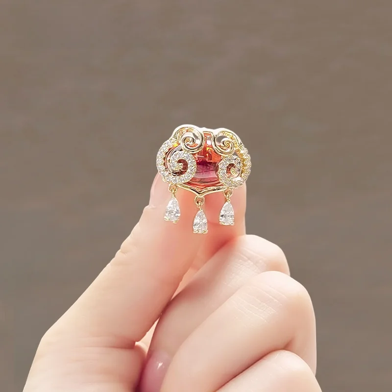 Брошь Design Sense Chinese Sle Red Ru Xiangyun пуговица с защитой от воздействия декольте