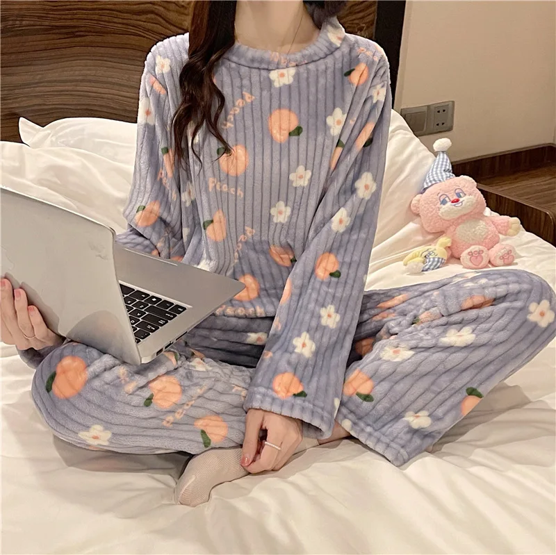 

Korean Fashion Women Loungewear Pajamas Set 2pcs Autumn Winter Warm Coral Fleece Sleepwear Cute Bear Peach Strawberry Nightwear