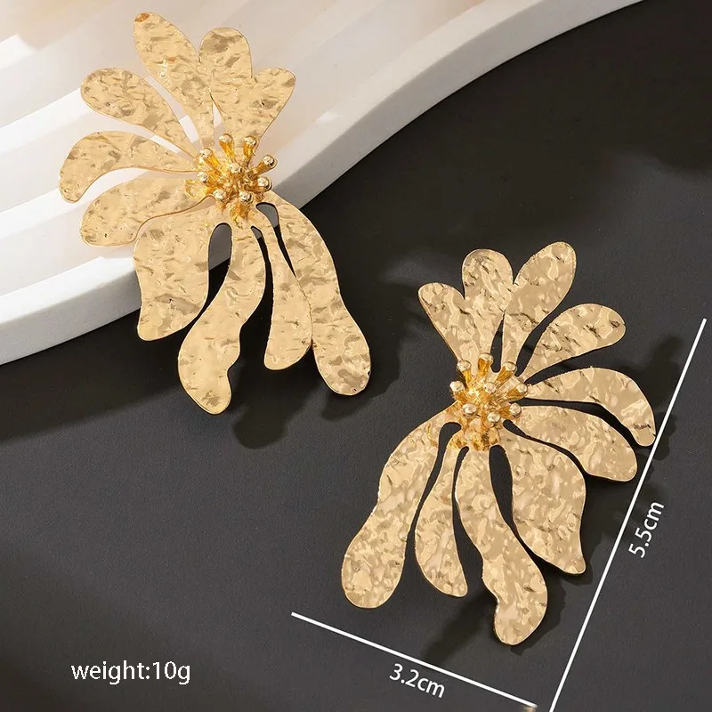 Металлические серьги-гвоздики