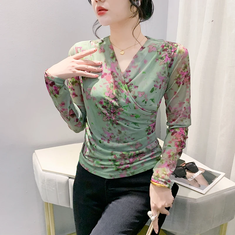 Сексуальная женская футболка с крестообразным v-образным вырезом и длинным