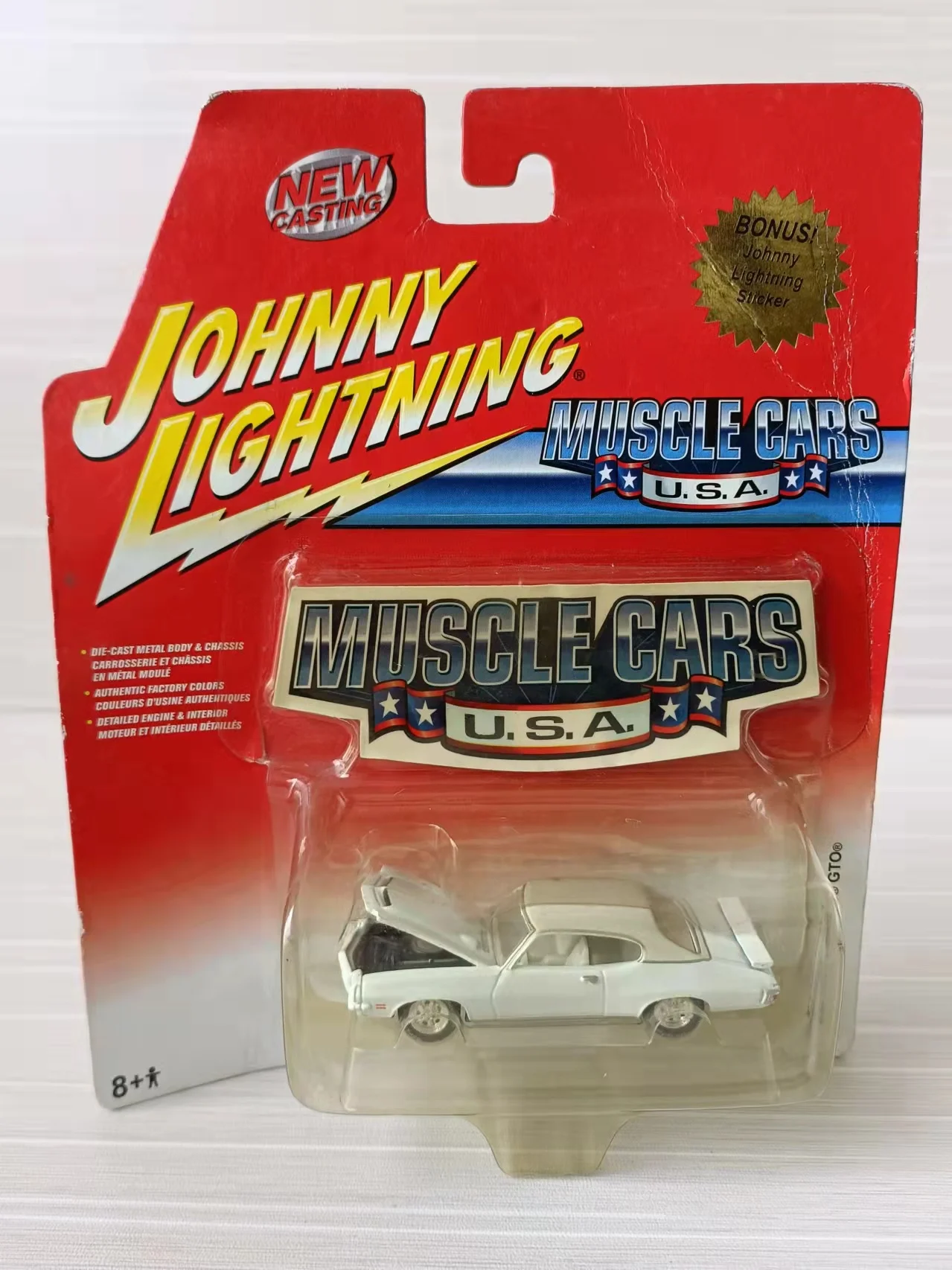 

Коллекция игрушечных моделей автомобилей из литого сплава с изображением Джонни молнии 1:64