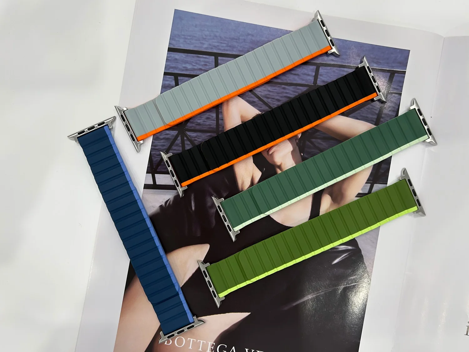 Silicone Strap For Apple Watch Band 45mm 41mm 44mm 40mm 49mm 42mm 38mm Magnetic Loop bracelet iWatch Ultra Series 8 3 SE 7 6 5