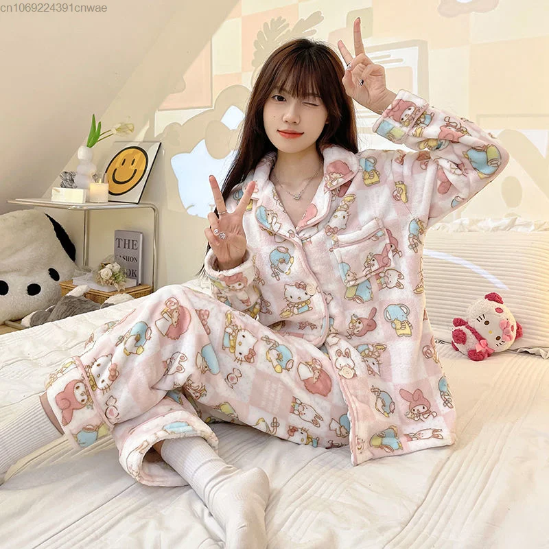 Женский зимний комплект из двух предметов кораллового цвета