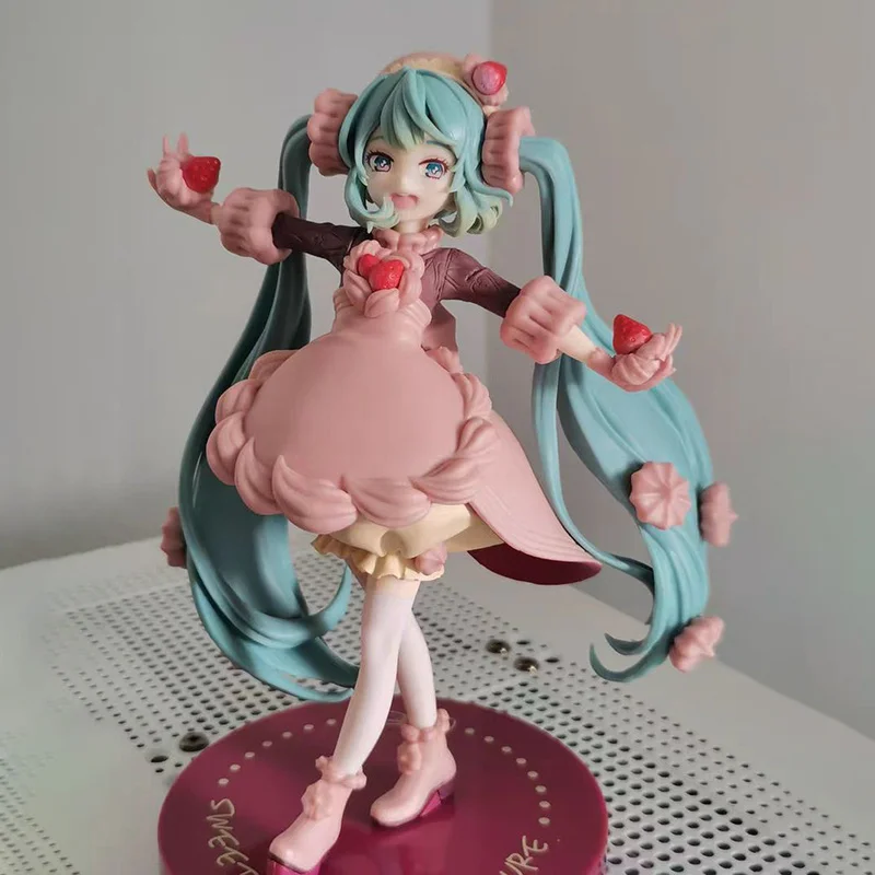 

Anime Kawaii 17cm Hatsune Miku Figure Sweet Strawberry Hatsune Pvc Movable Figurine Model Tabletop Collection Toy Decoration Gif