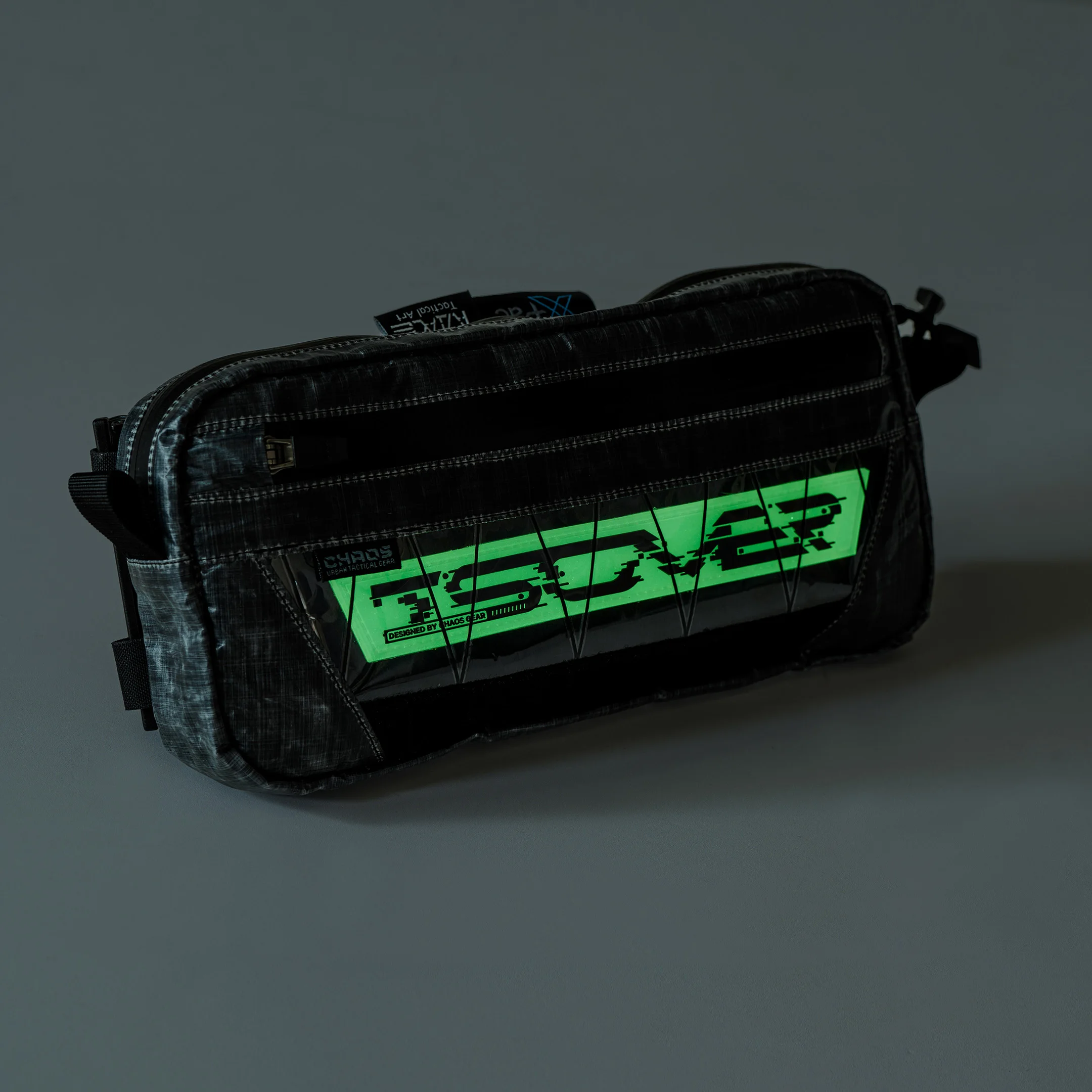 Фото CHAOS TAP-07 Прозрачный чехол EDC Raid Angle — модульный MOLLE-совместимый с системой HINGE QD и патчей Morale (1000D TPU X-Ply ® ) №1