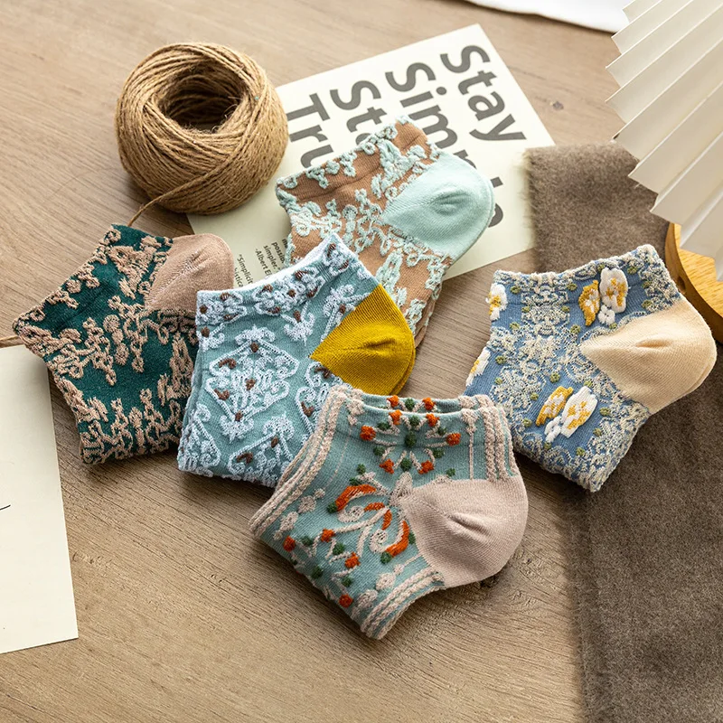 Vintage British style floral low top boat socks, niche art palace style harbor style ethnic style relief short tube socks