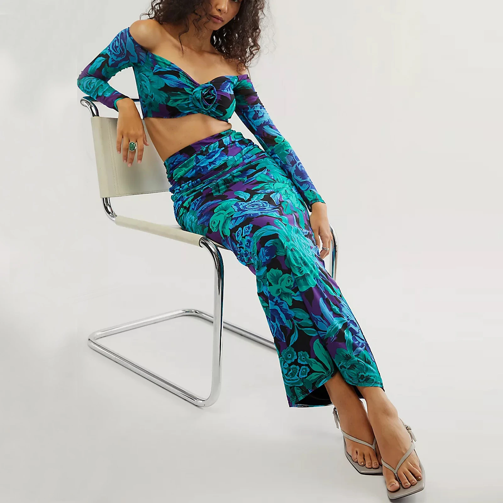 

Женская юбка с цветочным принтом, с длинным рукавом и открытыми плечами