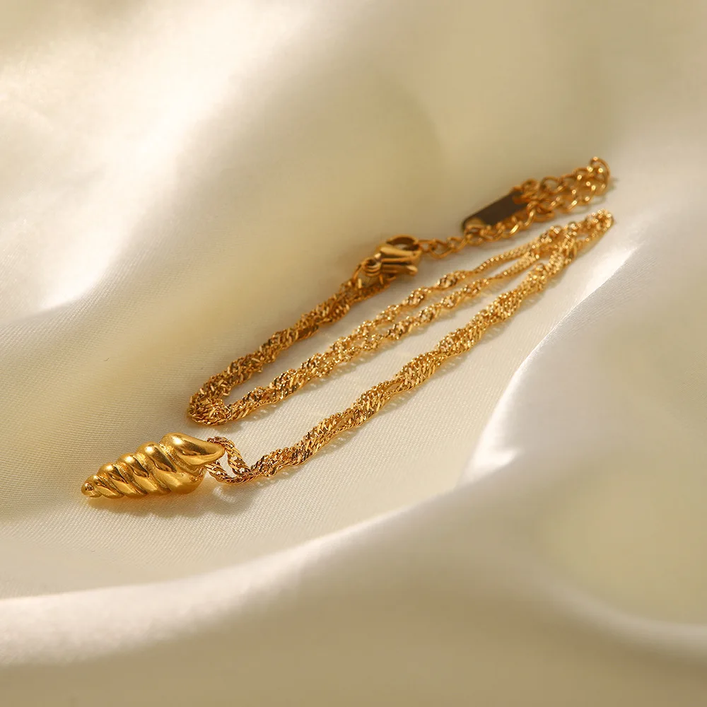 Stainless Steel PVD 18K Gold Plated Tarnish Waterproof Twist Chain Arrow Pendant Necklace  For Woman Jewelry Wholesale Trendy