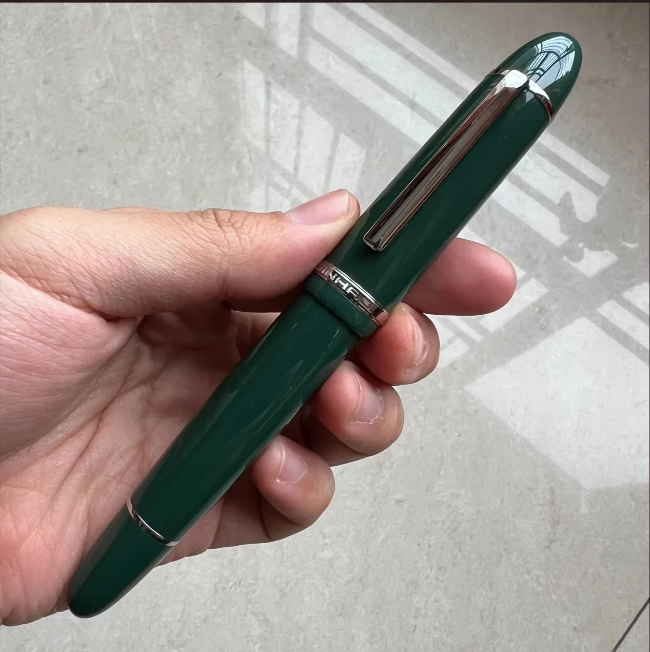 

JinHao X159 акриловая перьевая ручка с металлическим золотым зажимом, удлиненные тонкие наконечники, школьные и офисные принадлежности, деловые ручки для письма PK 9019
