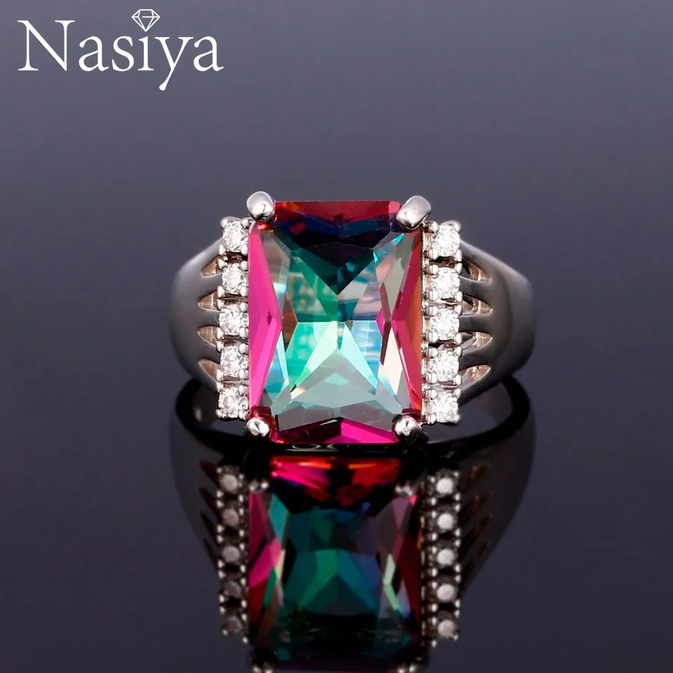 Женское кольцо с разноцветным топазом серебряного цвета | Украшения и аксессуары