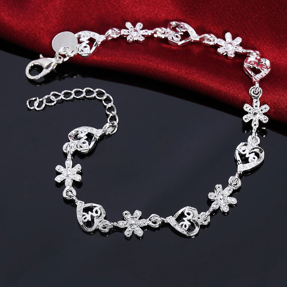 

Heart Bracelets on Hand LOVE Charm Luxury Bracelet Women Fashion Fine Jewelry 2022 Accessories Bridesmaid Gift Female
