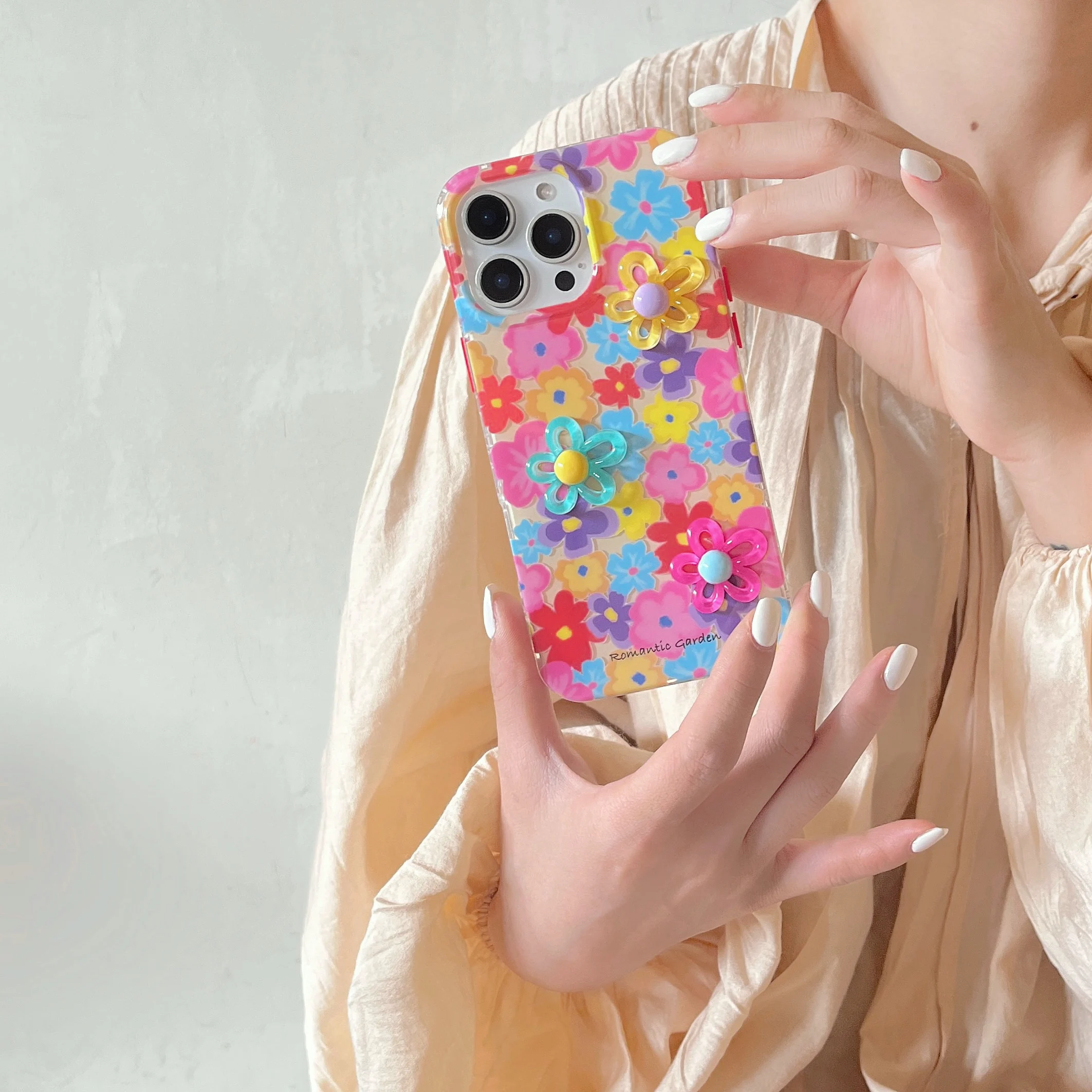 Чехол для телефона с 3D красивыми яркими маленькими цветами iphone 16 Pro Max 15 14 13