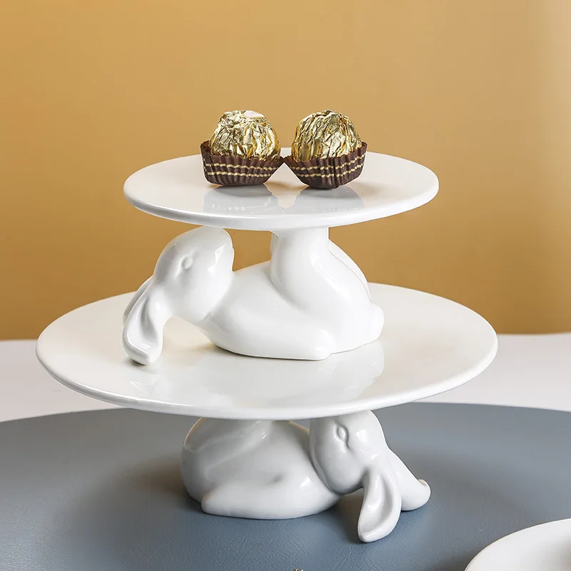 Тарелка для пирожных круглая керамическая с изображением кролика в виде
