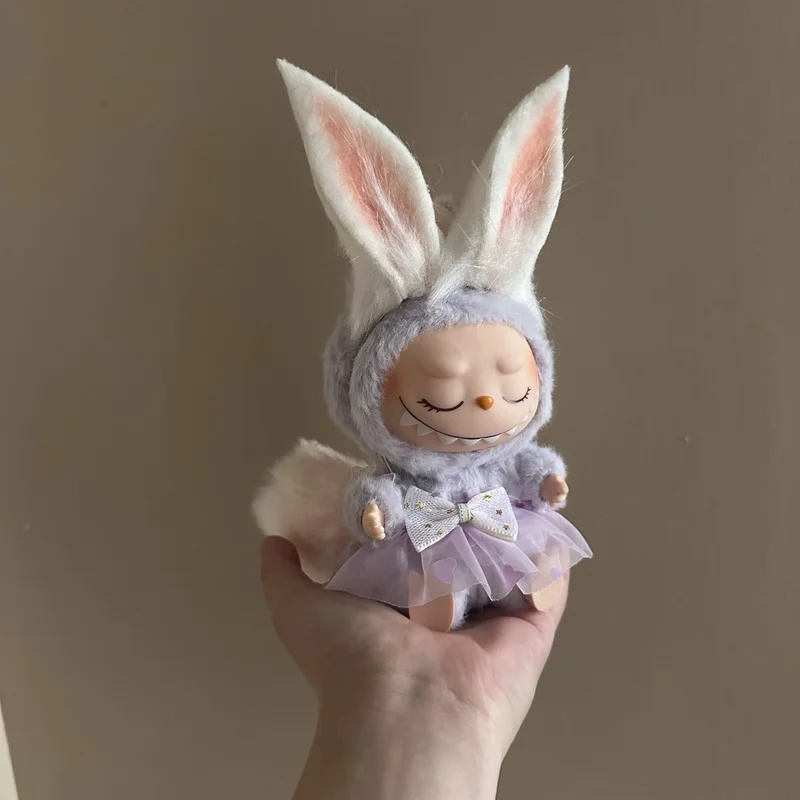 Одежда Labubu первые второе поколение трансформируемая в милый маленький кролик