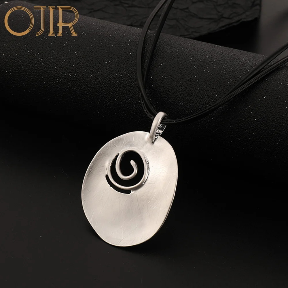 

New in Jewelry Vintage Hollow Out Pendants Chokers Korean Fashion Alloy Necklace For Women Statement Suspension Stranger Things