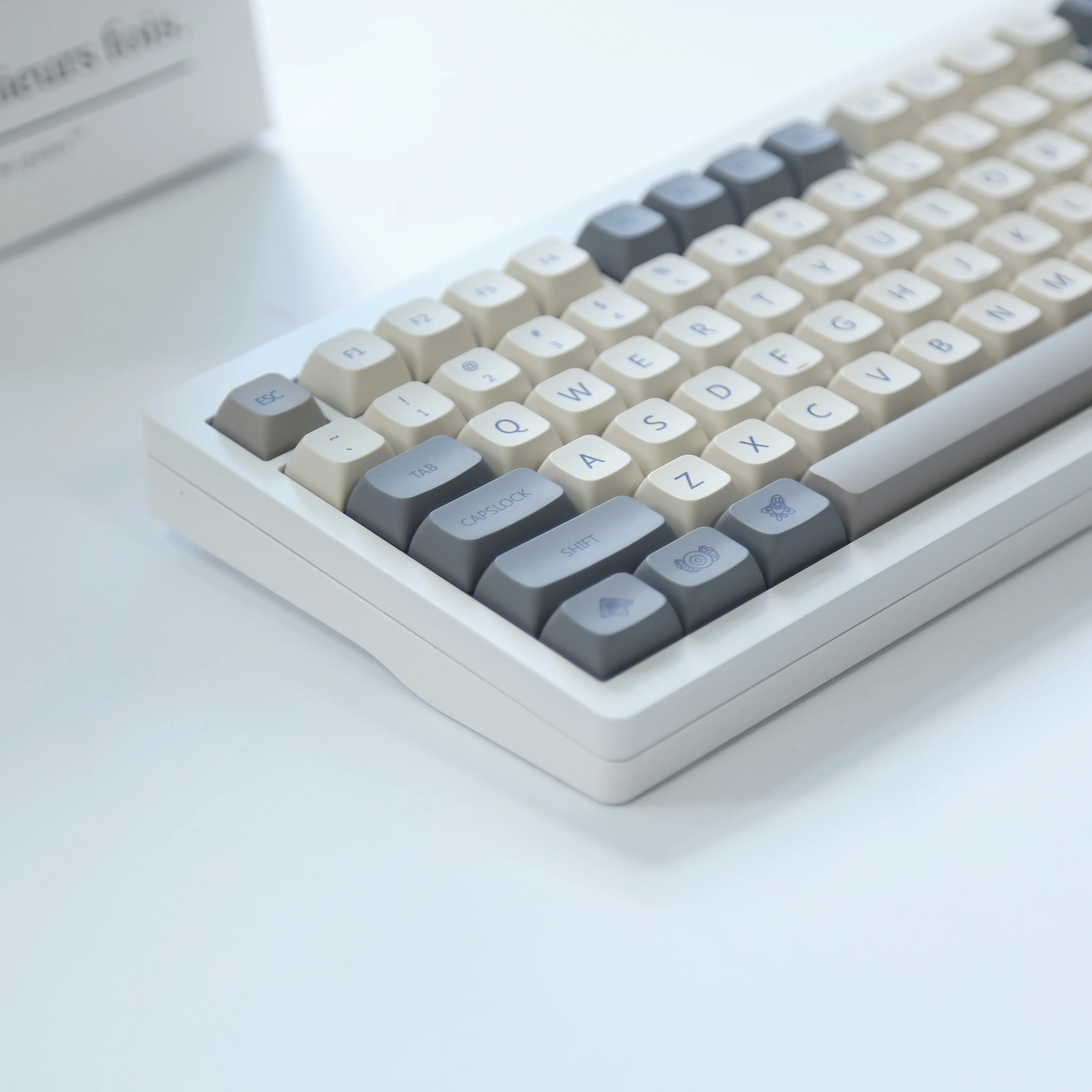 

Колпачки для механической клавиатуры Qishi XDA PBT, 133 клавиш